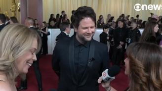 ‘Nosso cinema muito bem representados e já vitoriosos’, diz Selton Mello no tapete vermelho do Oscar