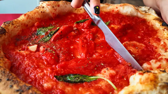 Foi nos Estados Unidos, diz Grandi, que a pizza ficou 'vermelha'