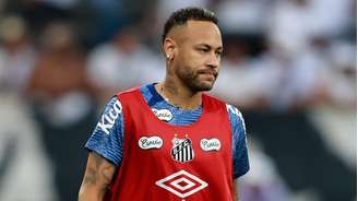Neymar está lesionado e só deve voltar a jogar em maio.