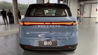 B10 tem duas versões na China e motor elétrico traseiro de 218 cv