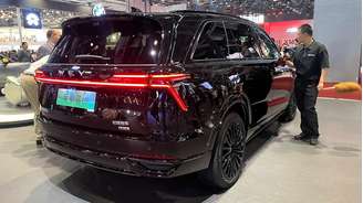 Com 5,16 metros de comprimento, Wey 7 é maior que Toyota SW4