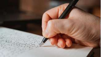 Fatores como genética e cultura influenciam no formato de nossas letras