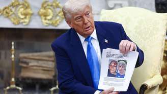 Trump exibiu alegações contra sul-africanos brancos ao presidente do país