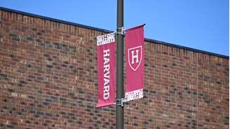 As tensões ocorrem durante o cabo-de-guerra entre Donald Trump e a Universidade de Harvard. Na última semana, o governo tentou proibir a instituição de ter alunos estrangeiros, que recorreu na Justiça e conseguiu uma decisão favorável.