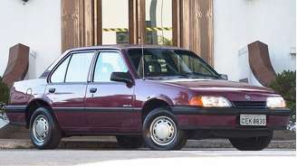 Chevrolet Monza tinha antena externa