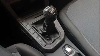 VW Polo TSI tem o câmbio manual de cinco marchas e motor 1.0 TSI que eram do Up