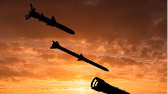 Rússia acusa EUA de instalar mísseis na Europa e anuncia fim de acordo militar