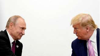 O presidente da Rússia, Vladimir Putin, frente a frente com o presidente dos Estados Unidos, Donald Trump