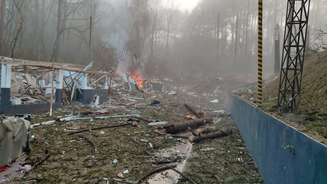Explosão deixou fábrica totalmente destruída em Quatro Barras (PR)