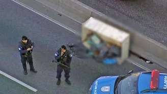 Caixote com corpo foi encontrado na manhã desta terça