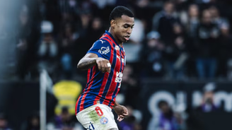 Jean Lucas, do Bahia, em ação contra o Corinthians na Neo Química Arena. 