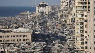 Esta área costeira da Cidade de Gaza tinha muitas tendas no início de setembro, mas Israel ordenou recentemente que essas pessoas saíssem