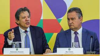 Os ministros Fernando Haddad e Rui Costa