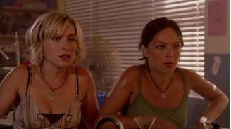 Allison Mack (esq.) e Kristin Kreuk contracenaram em 'Smallville'