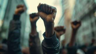 O Dia da Consciência Negra é uma homenagem à data de morte de um dos maiores símbolos de resistência e luta na história da sociedade brasileira, Zumbi dos Palmares.