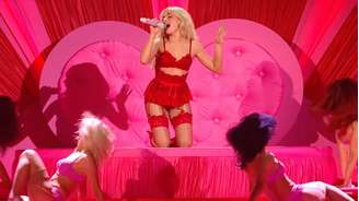 Sabrina Carpenter é novamente alvo de publicação da Casa Branca dos Estados Unidos