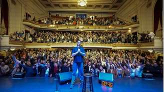 Rafinha Bastos é reconhecido como destaque na comédia por revista internacional