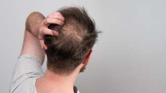 Imagem fornecida: Referência:  Pessoa preocupada com queda