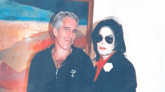 Epstein posa com Michael Jackson