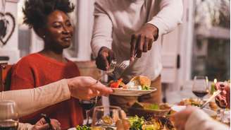 O que os banquetes de fim de ano fazem com o nosso corpo e a nossa mente?