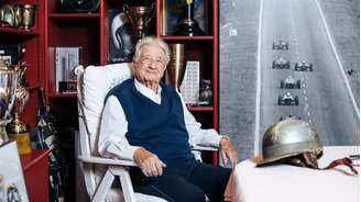 Hans Herrmann pilotou pela Mercedes na F1 e Porsche em Le Mans