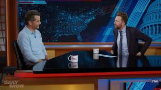 Em entrevista ao talk show americano The Daily Show, o ator brasileiro também falou como foram as comemorações pós-Globo de Ouro