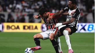 José Martínez explicou a demora na reapresentação ao Corinthians.