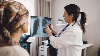 Casos de câncer devem crescer no Brasil até 2028, segundo estimativa, mas avanços já permitem falar em ‘cura’ em alguns tipos