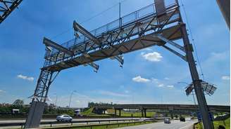 Pórtico de pedágio Free Flow: sistema identifica os veículos automaticamente e efetua a cobrança