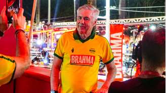 Carlo Ancelotti no carnaval de Salvador