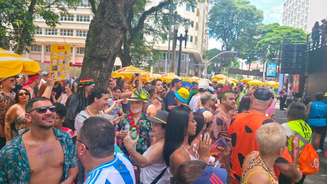 Foliões partem da Praça da República em percurso de pouco mais de 1,5 quilômetro