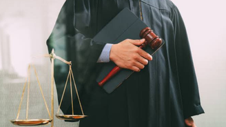 Plenário do STF começou a avaliar nesta quarta-feira (25/2) liminares do ministro Flávio Dino suspendendo remunerações acima do teto constitucional