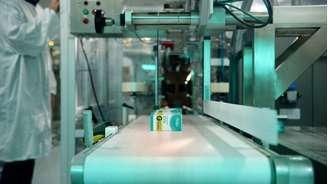 Linha de produção da Medley: forte em genéricos