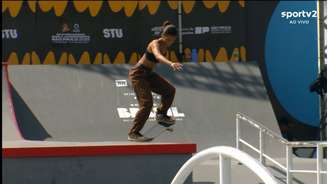 Rayssa Leal faz exibição segura, avança em 2ª nas semis e vai à final do Mundial de Skate Street.