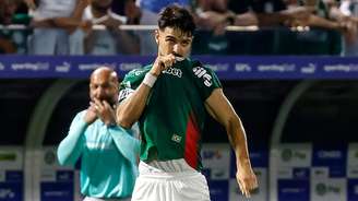 Flaco López celebra gol na rodada de ida contra o Novorizontino.