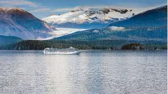 Totalmente modernizado, o novo MSC Poesia fará viagens de cruzeiro pelo Alasca entre maio e setembro de 2026.