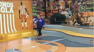 Neto abando apresentação de 'Os Donos da Bola' para ir ao banheiro