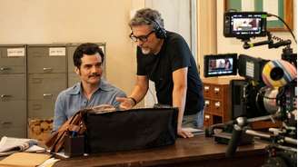 Wagner Moura e Kleber Mendonça Filho nos bastidores de 'O Agente Secreto'.