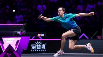 Hugo Calderano perdeu para rival que é 'pedra no sapato', mesmo depois de abrir 3 a 1, e caiu nas quartas do WTT Champions.