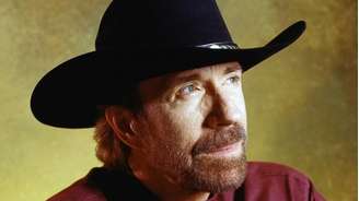 Estrela de filmes de ação, Chuck Norris ganhou popularidade no início dos anos 2000 quando foi atrelado aos 'Chuck Norris Facts'