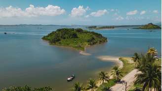 Lagoa de 220 km² combina calor com pouca chuva e tem água mais salgada que o mar
