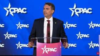 Flávio Bolsonaro discursa no CPAC no Texas