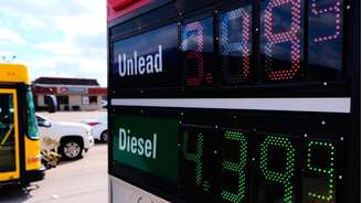 Destaque na imprensa francesa desta terça-feira, 10, para as consequências de uma nova crise energética provocada pela diminuição da produção e exportação de petróleo.