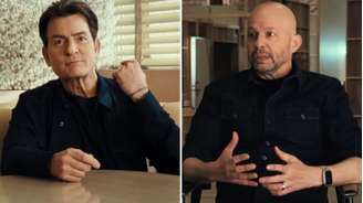 Os atores Charlie Sheen e Jon Cryer no documentário 'aka Charlie Sheen', da Netflix; dupla ficou conhecida pela série 'Two And A Half Men'.