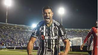Atacante Hulk comemora gol pelo Atlético 
