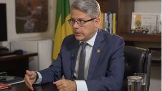 'Ninguém pode achar normal um ministro voando de carona com dono de bet', diz Vieira