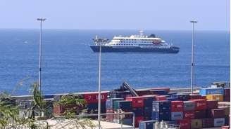 Tripulantes e passageiros doentes do MV Hondius estão sendo evacuados em Cabo Verde