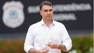 Flávio Bolsonaro é aliado de Ciro Nogueira