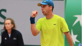 O brasileiro Pedro Boscardin Dias fechou a partida em 2 sets a 0 em 1 hora e 33 minutos. Em Roland-Garros, em Paris, em 18 de maio de 2026.