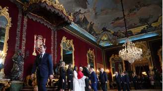 Papa Leão XIV participa de encontro com autoridades e representantes da sociedade civil no Palácio Real de Madri, no início de visita à Espanha.